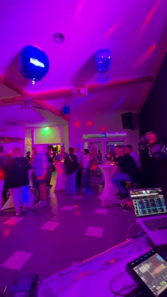 Video: volle Tanzfläche bei einer privaten Feier